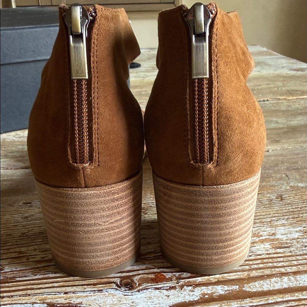 Pelle Moda Tan Suede Block Heels - Picture 4 of 16